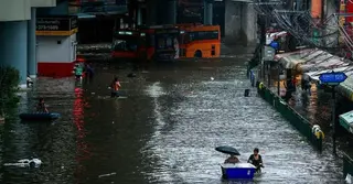 নিম্নচাপের প্রভাবে ব্যাংককে বন্যার শঙ্কা, খাবার মজুদে স্থানীয়রা